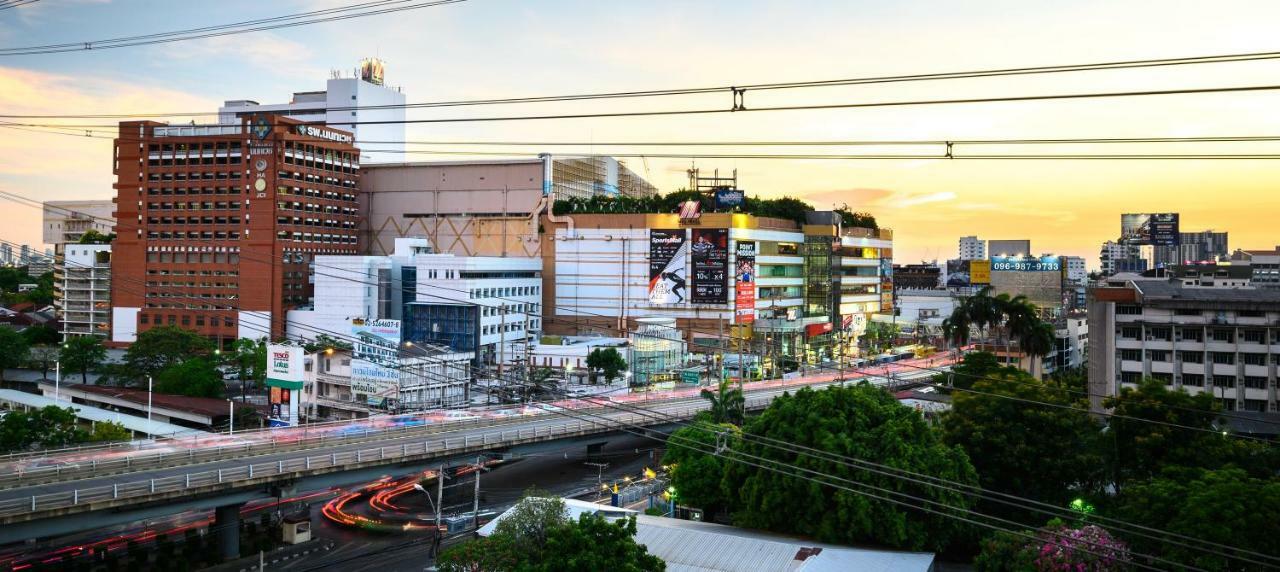 Iwish Hotel Bangkok Exterior photo