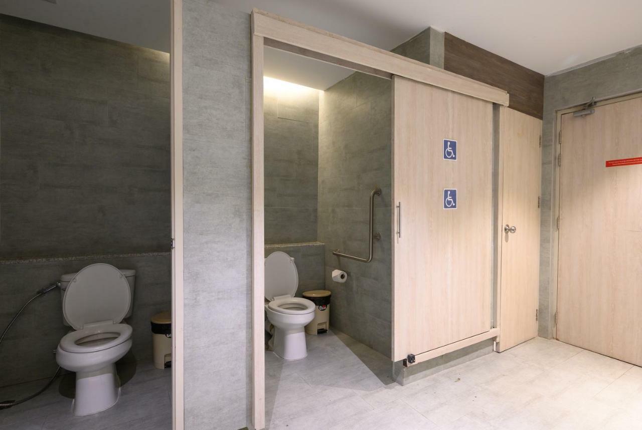 Iwish Hotel Bangkok Exterior photo