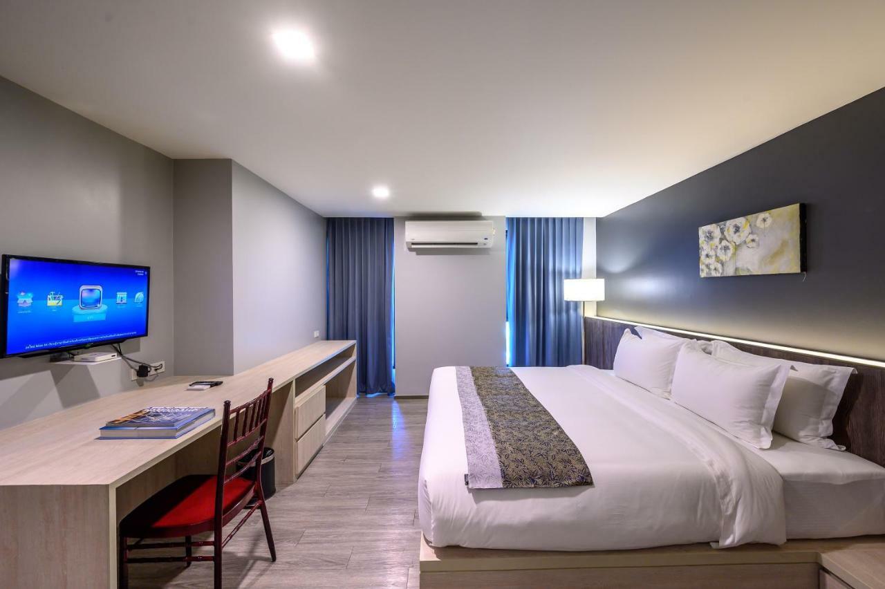 Iwish Hotel Bangkok Exterior photo